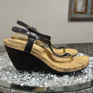 Chaps Raevyn thong Black Cork Wedge Sandals EUC 7.5